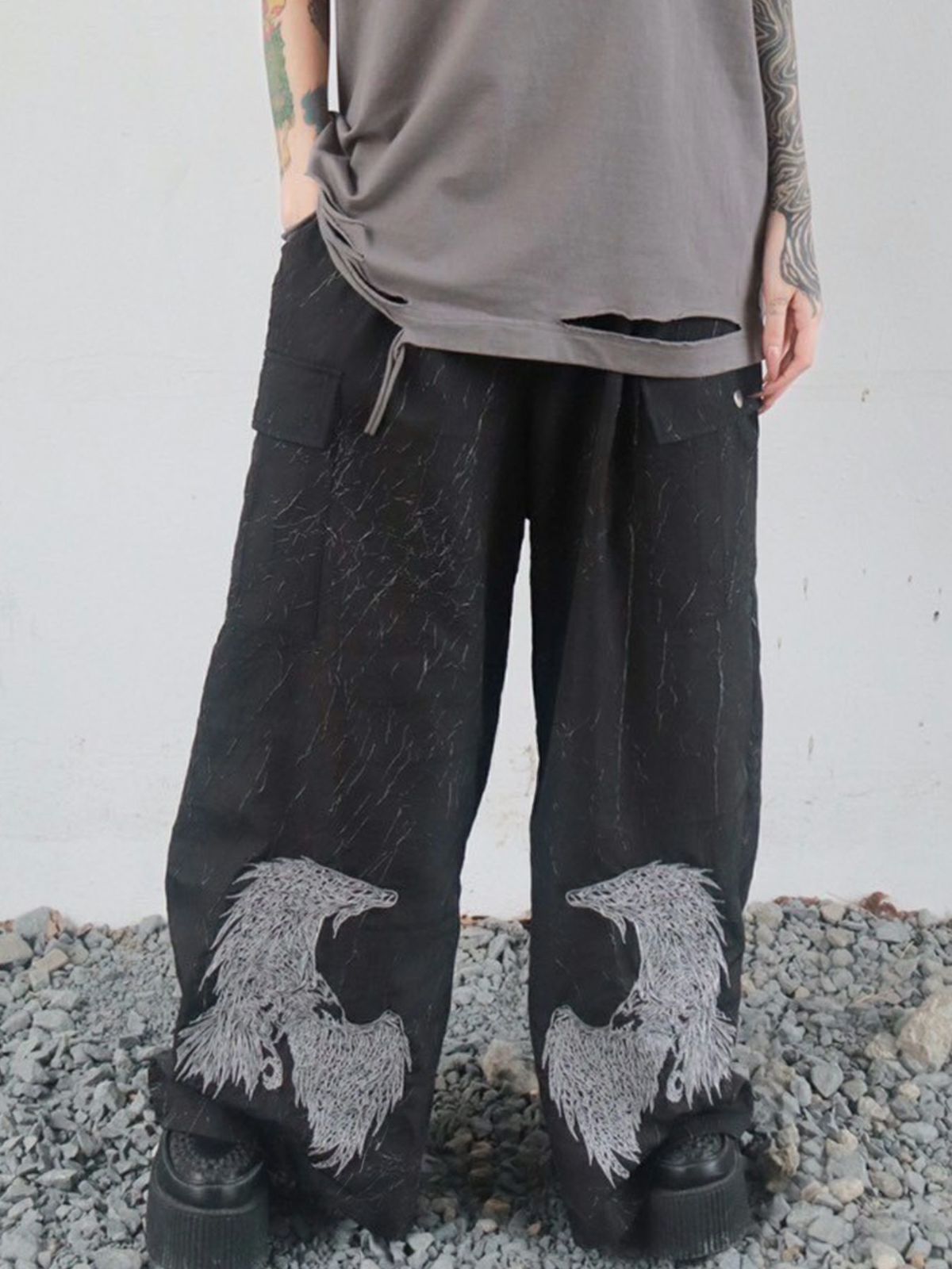 【DAKU】カラス刺繍 ワイドカーゴパンツ