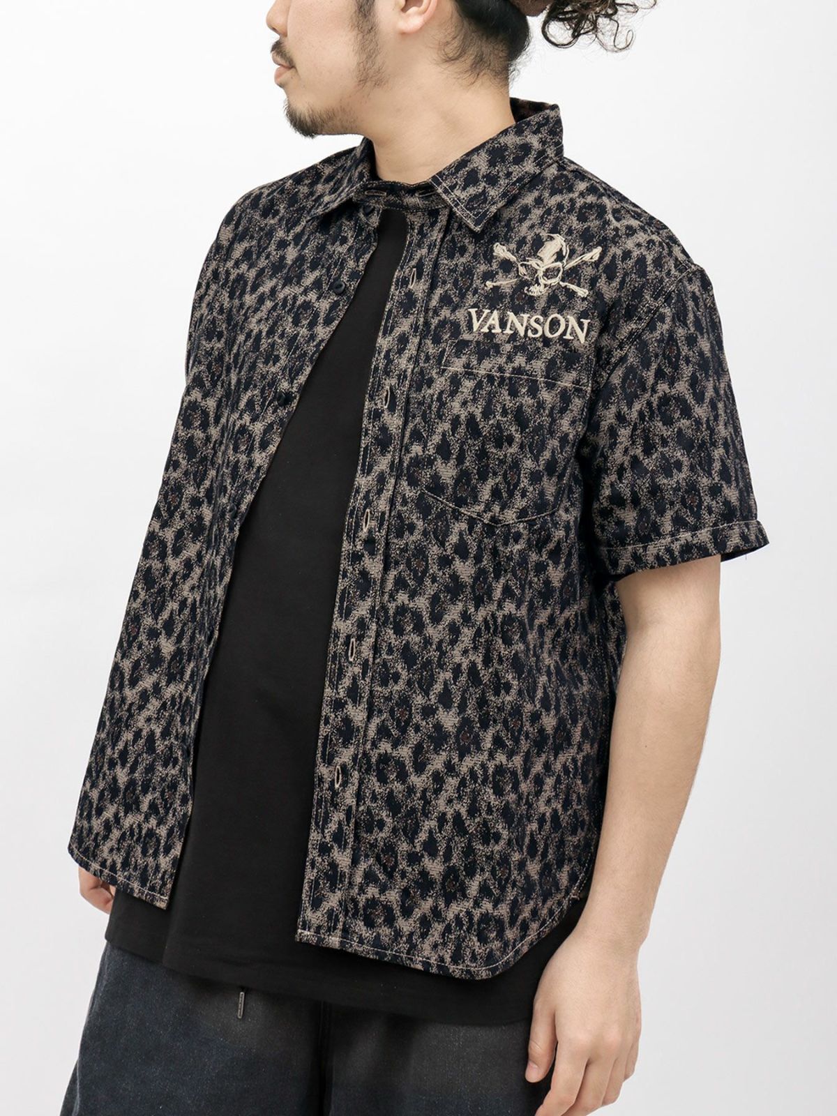 【VANSON】スカル総刺繍 半袖シャツ