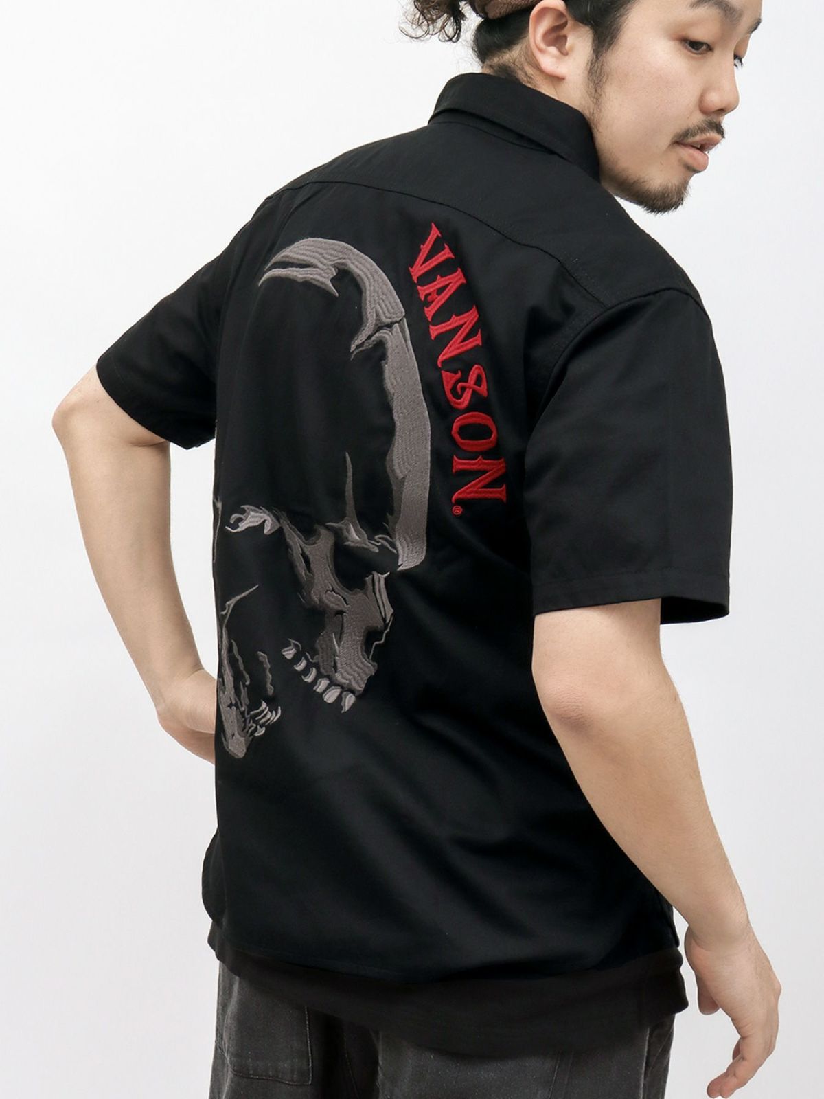 【VANSON】スカル総刺繍 半袖シャツ