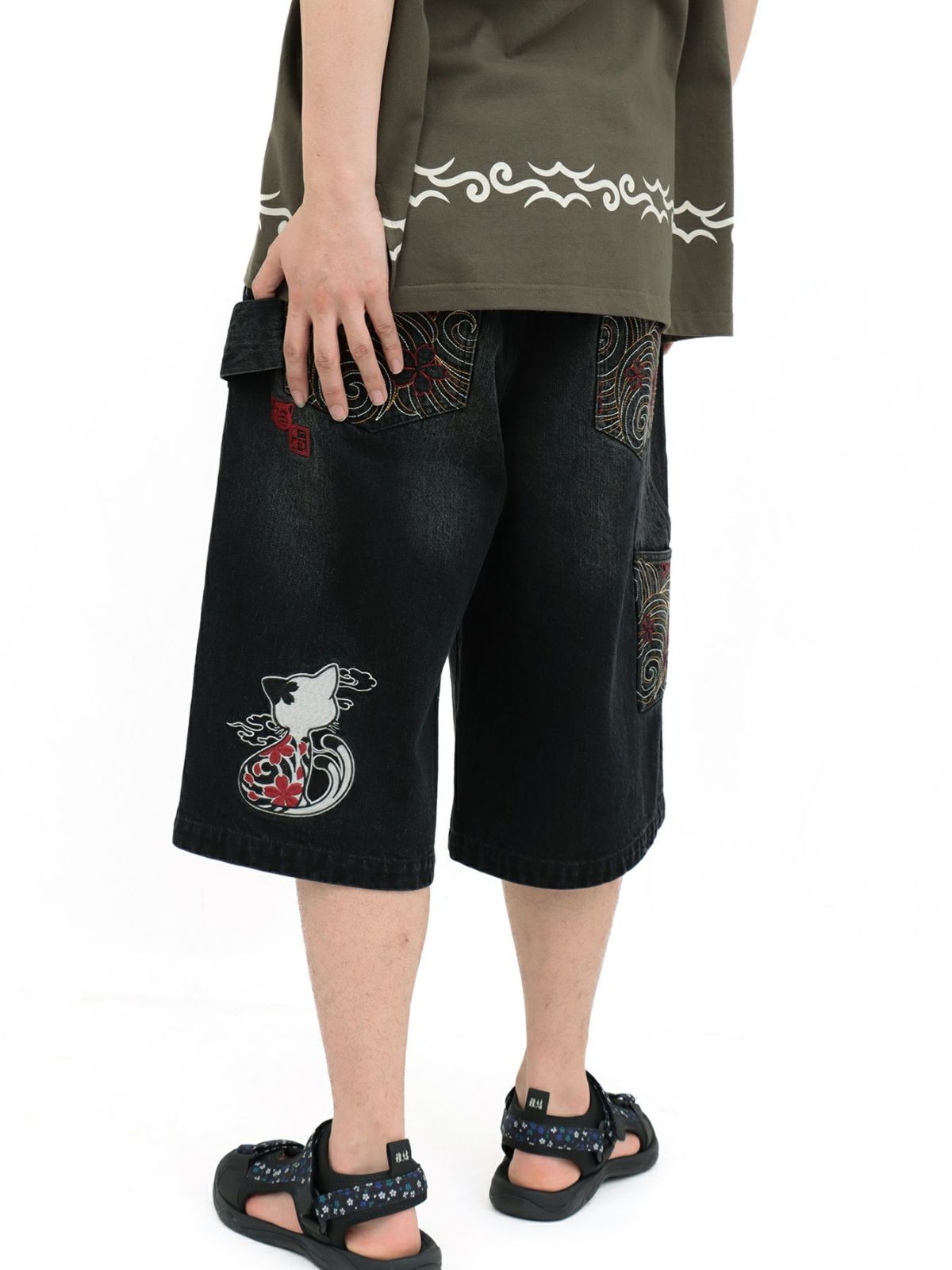 【SUMINEKO】“ツバメと振り向き猫”総刺繍デニムショーツ
