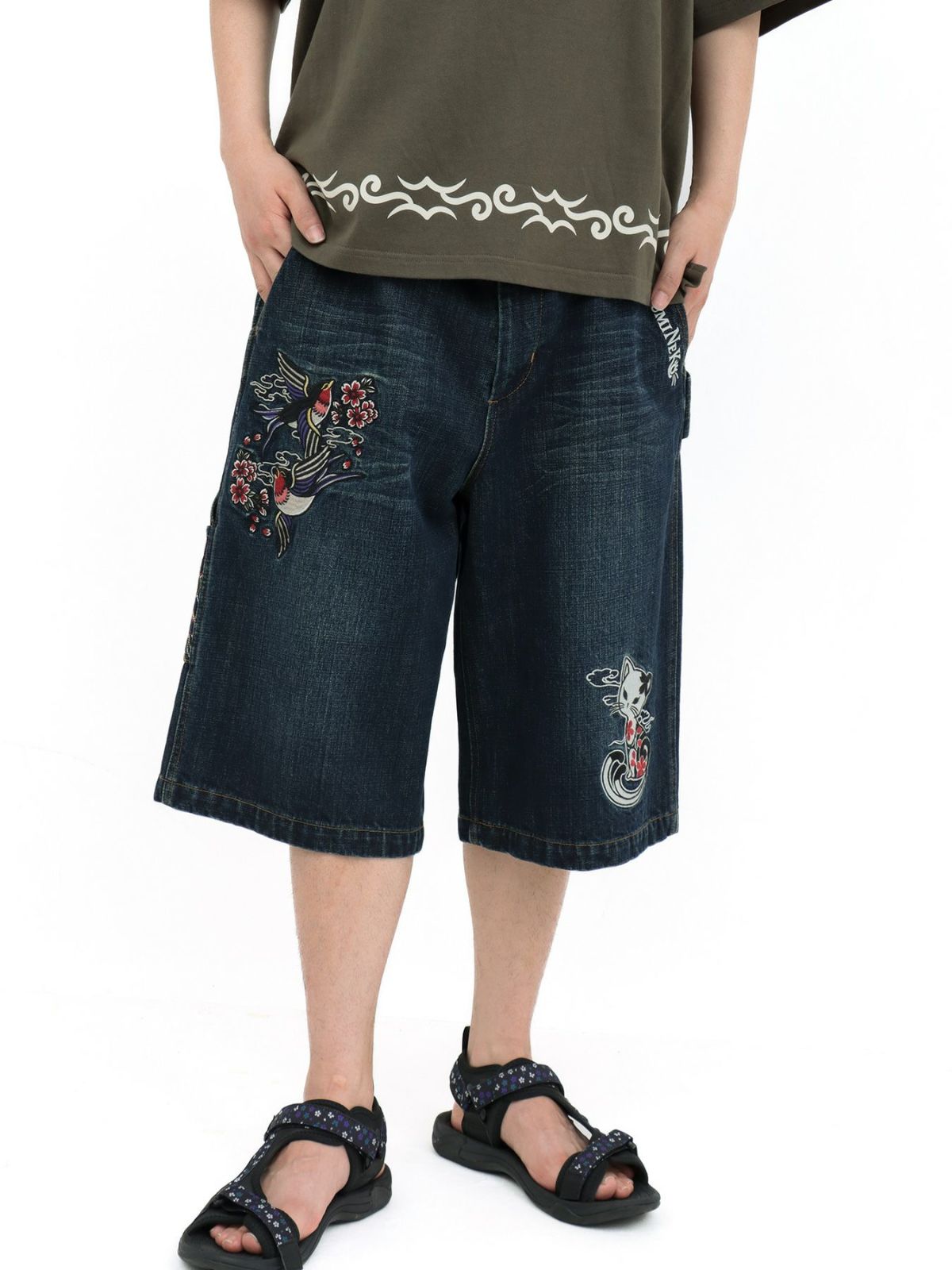 【SUMINEKO】“ツバメと振り向き猫”総刺繍デニムショーツ