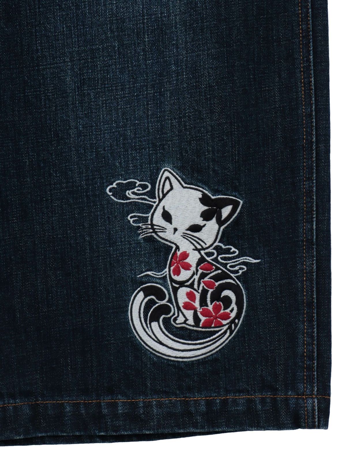 【SUMINEKO】“ツバメと振り向き猫”総刺繍デニムショーツ