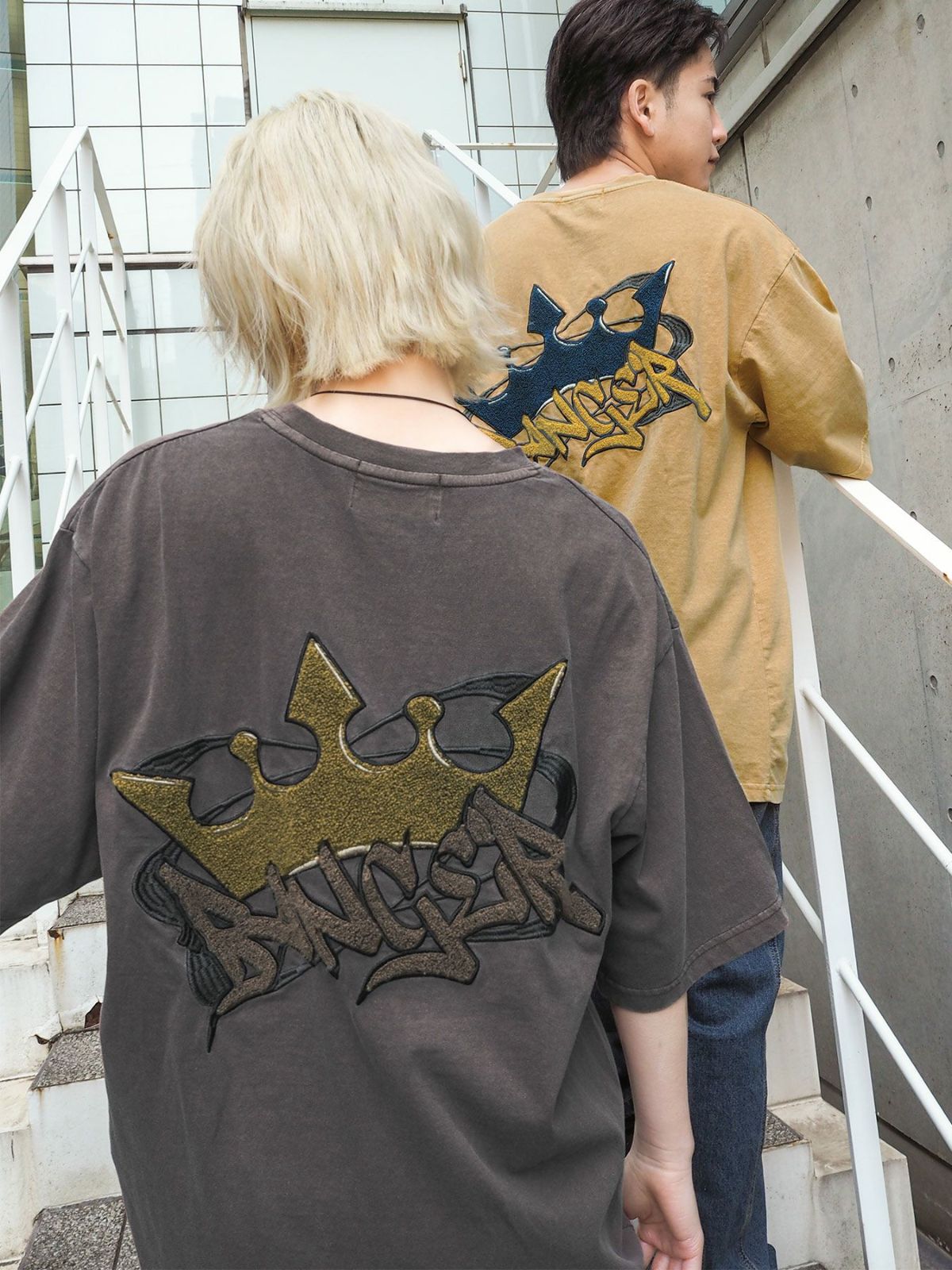 【BANGER】“クラウン”サガラ刺繍入りTシャツ