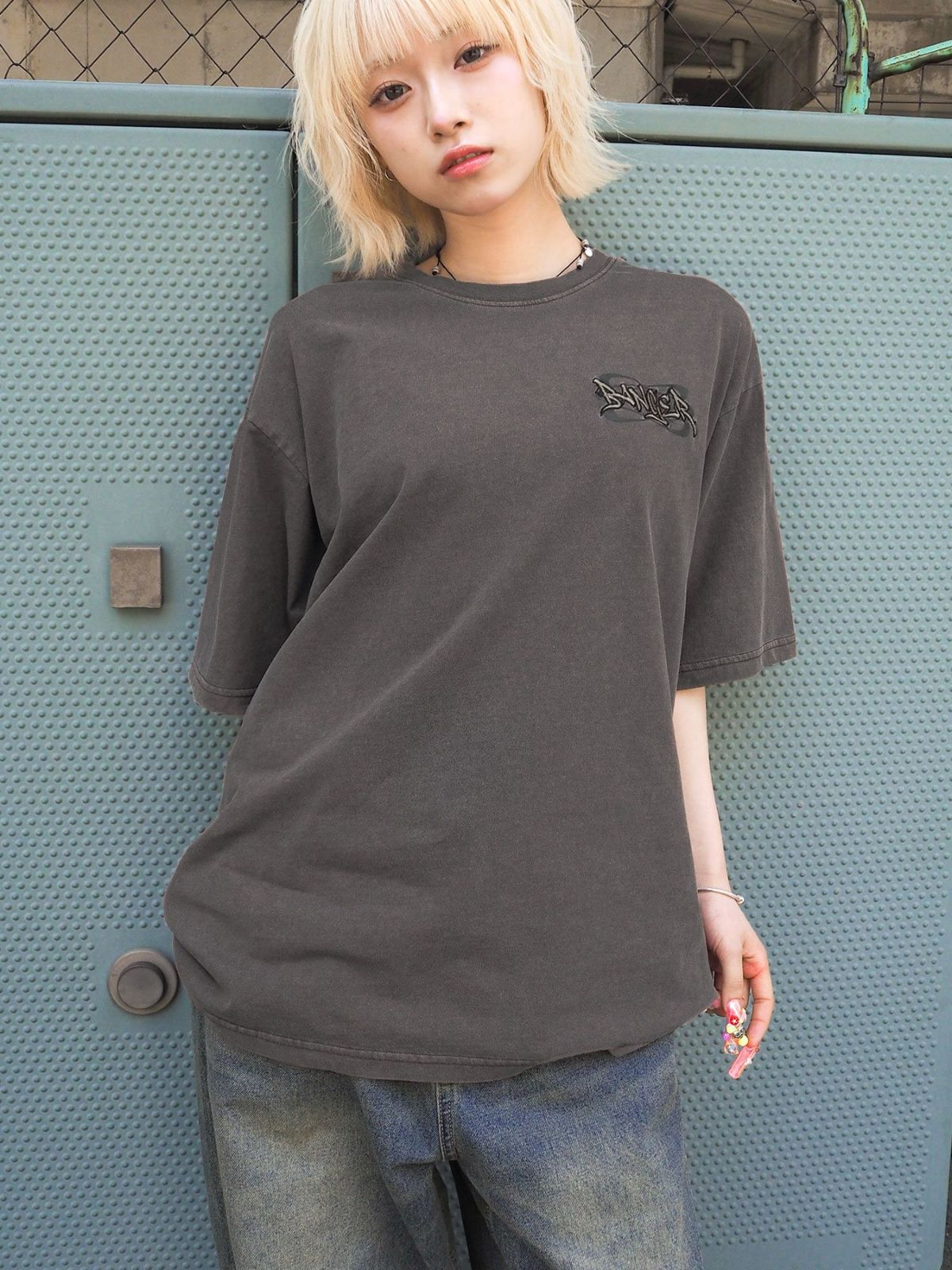 【BANGER】“クラウン”サガラ刺繍入りTシャツ