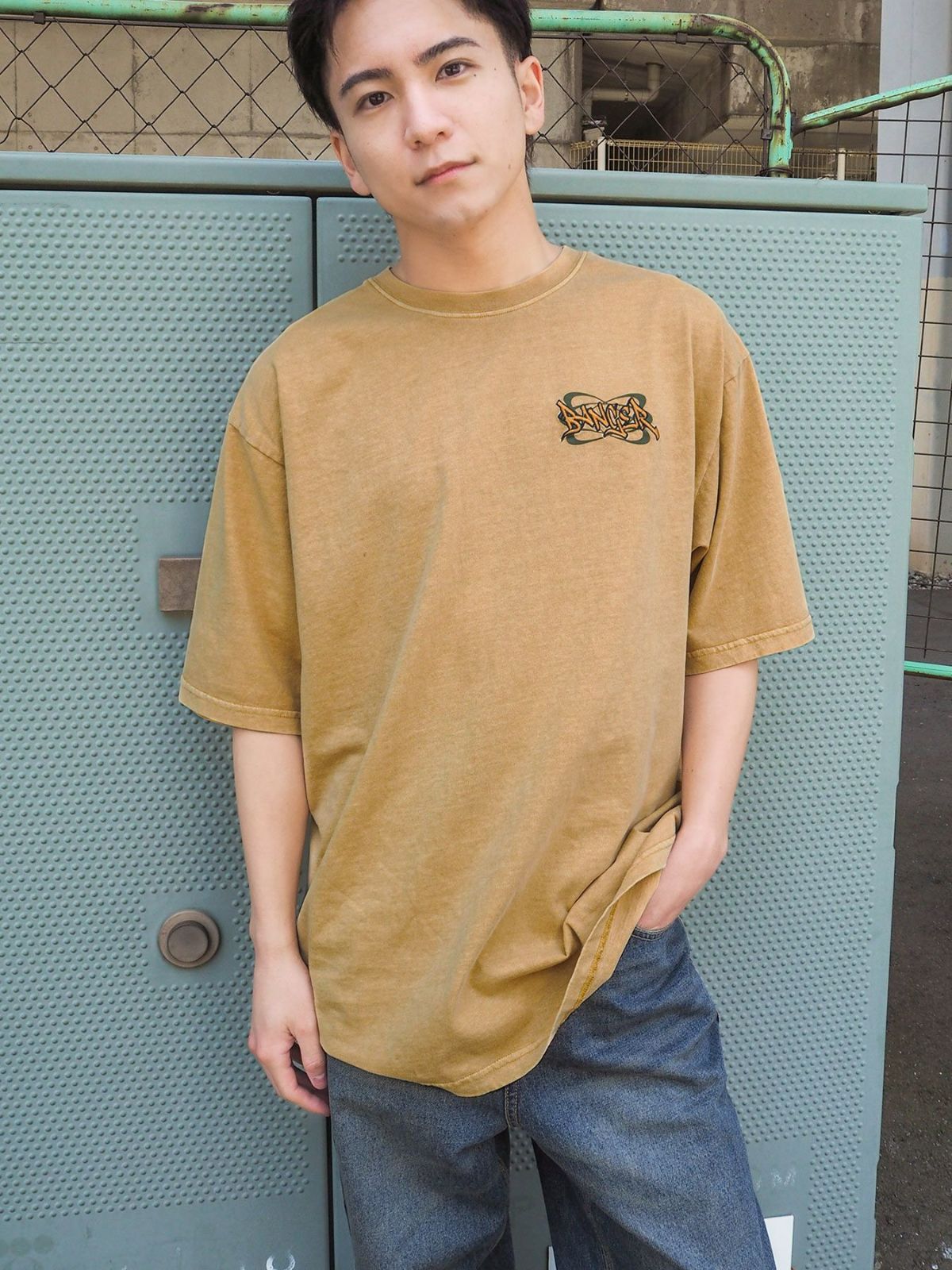 【BANGER】“クラウン”サガラ刺繍入りTシャツ