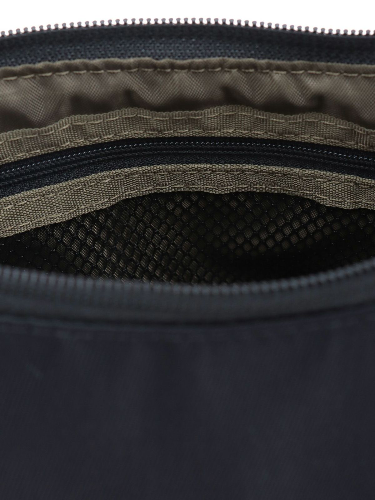 【moz】三日月型ショルダーバッグ〔別注〕