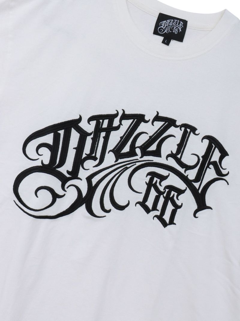 【DAZZLE】フロントロゴ刺繍Tシャツ