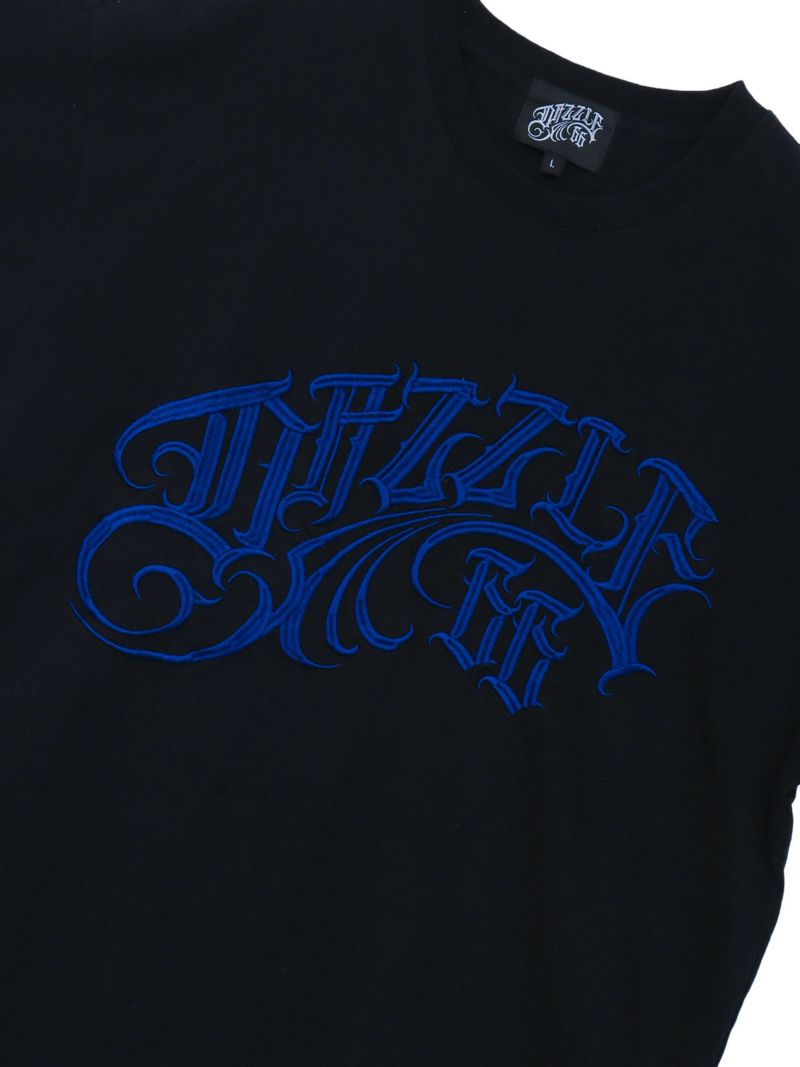 【DAZZLE】フロントロゴ刺繍Tシャツ