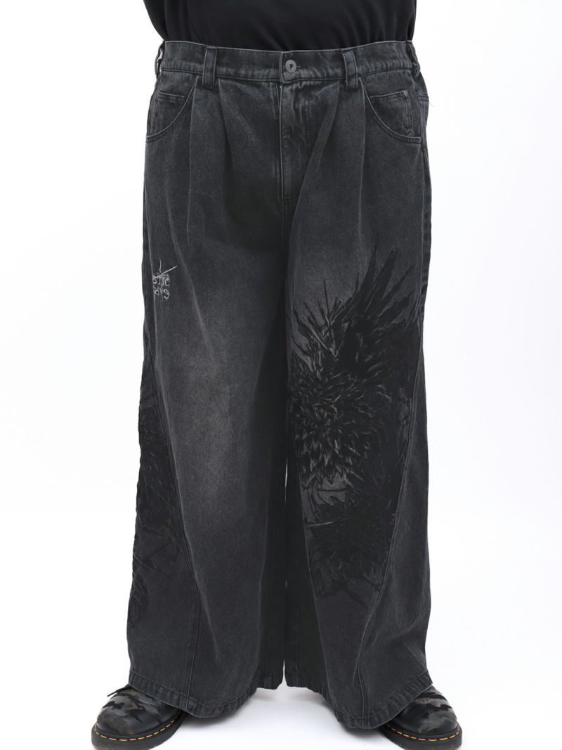 【DRASTIC GARDEN】“フェザーダリア”総刺繍デニムバギーパンツ