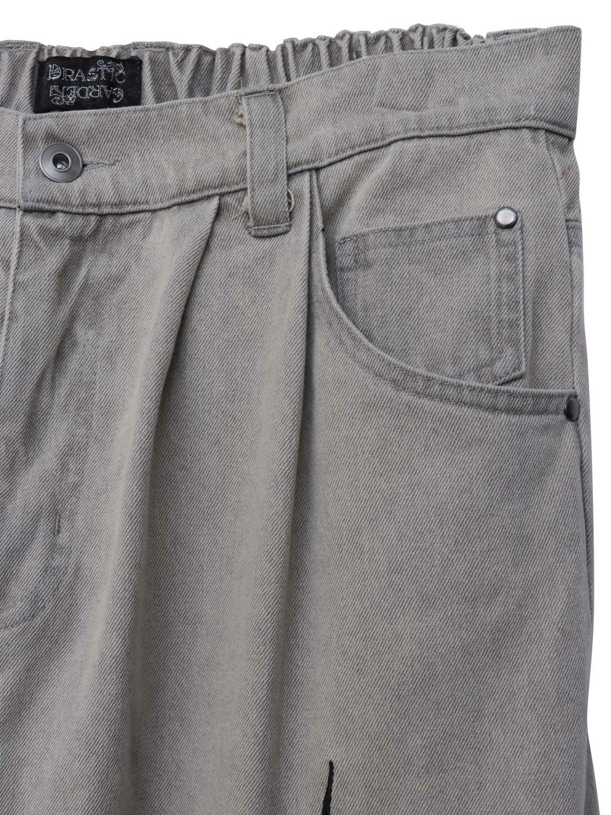 【DRASTIC GARDEN】“フェザーダリア”総刺繍デニムバギーパンツ