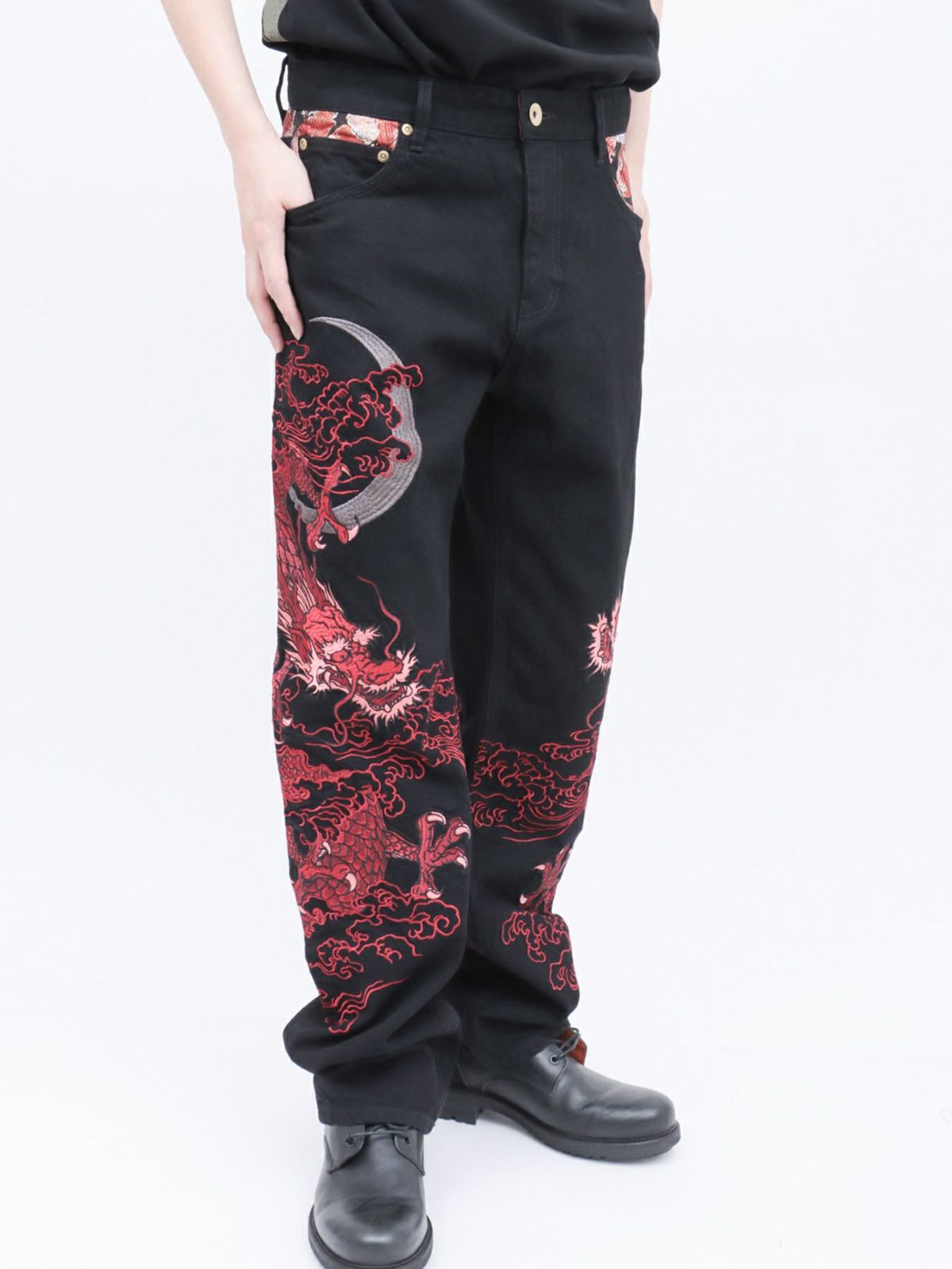 【絡繰魂・粋】“月光双龍”総刺繍デニムパンツ