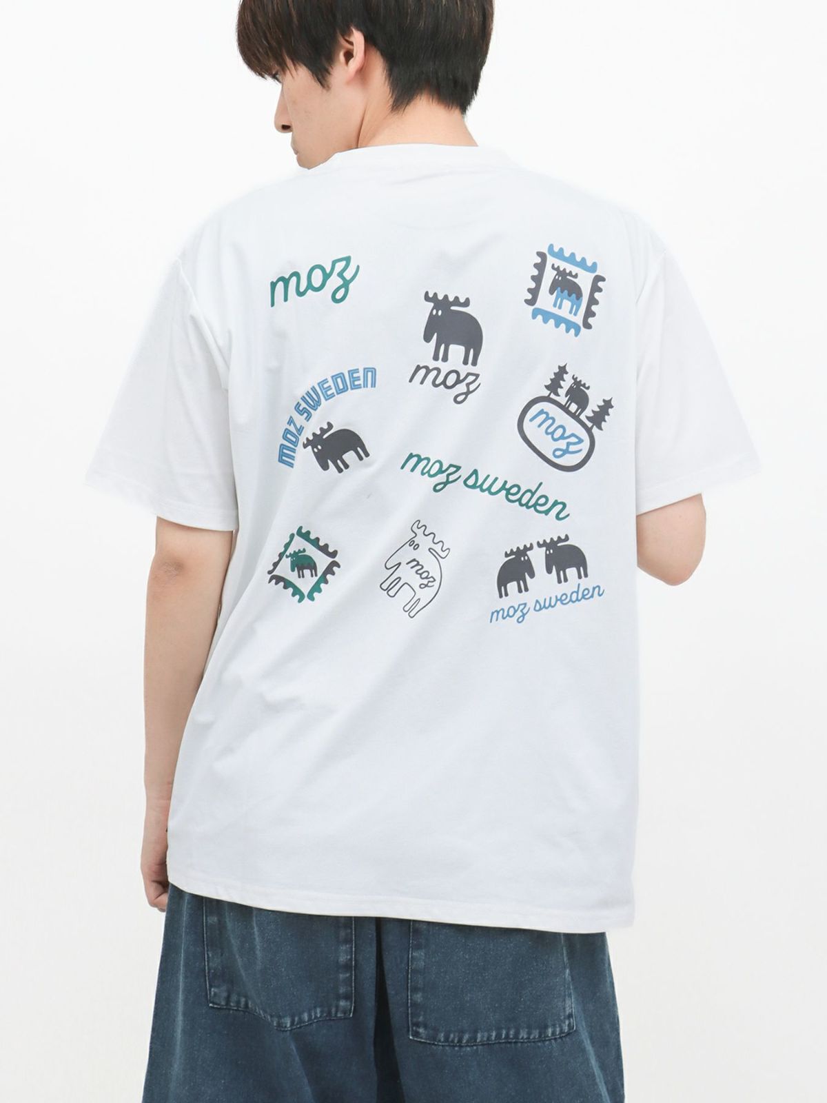 【moz】エルク ワンポイント刺繍バックプリントTシャツ〔別注〕