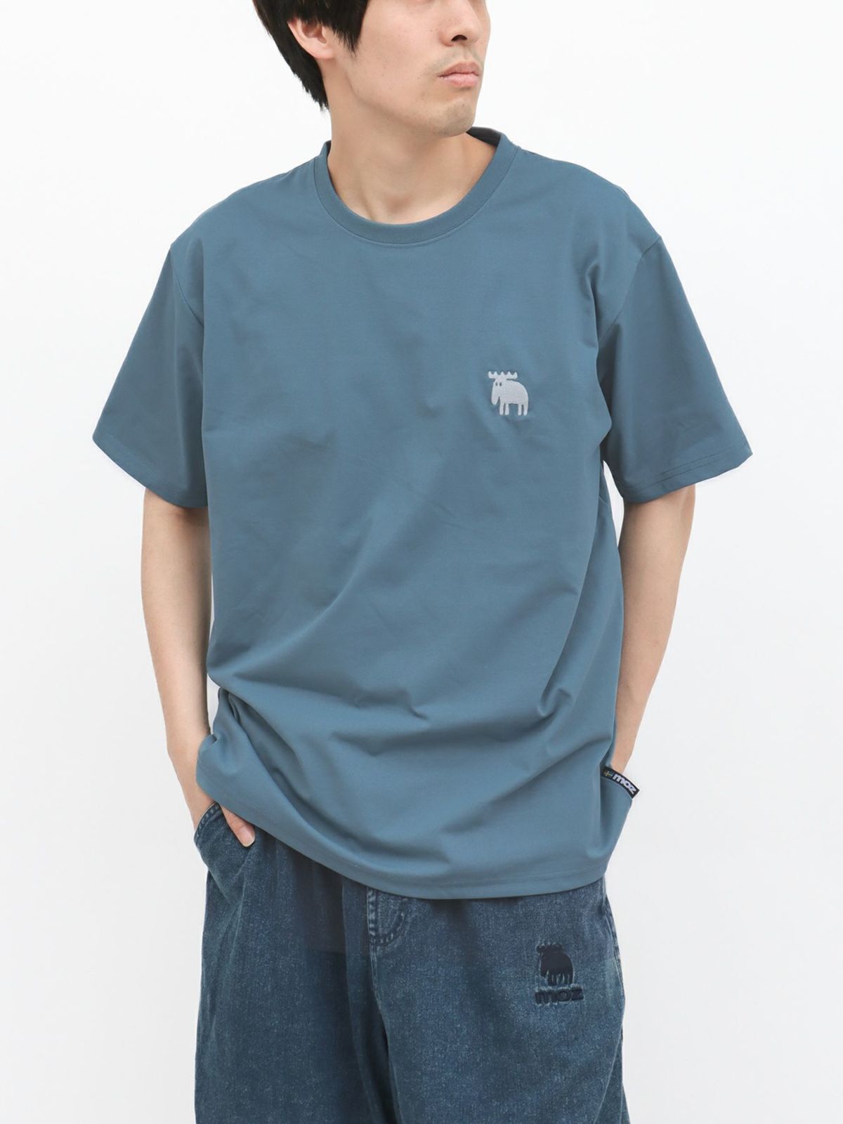 【moz】エルク ワンポイント刺繍バックプリントTシャツ〔別注〕