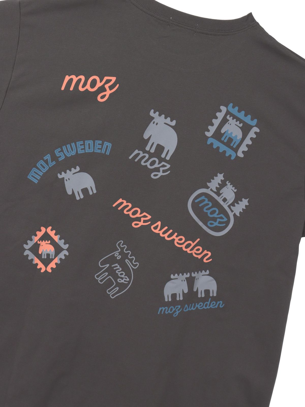 【moz】エルク ワンポイント刺繍バックプリントTシャツ〔別注〕