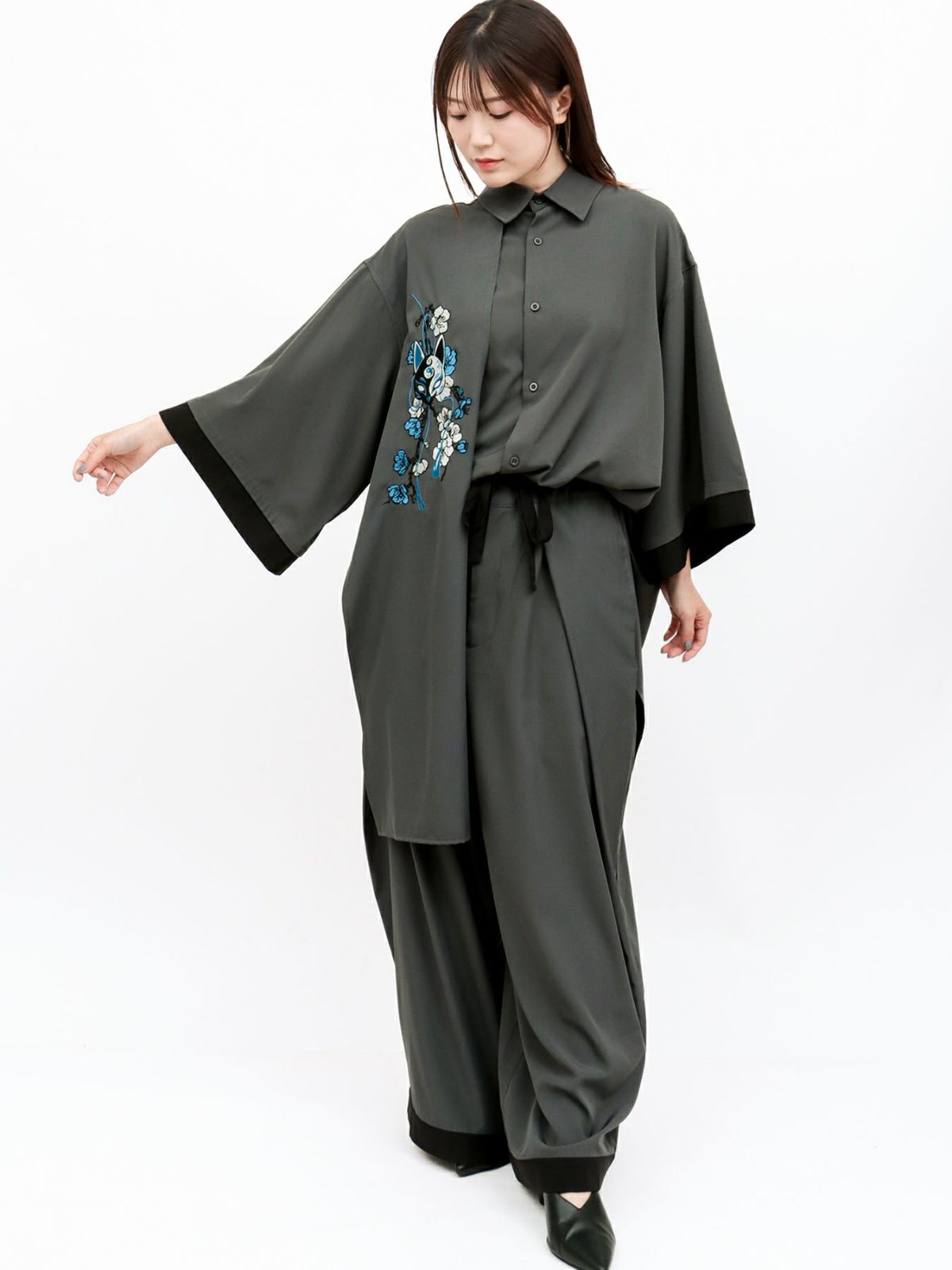 【雅結 -EN-】“狐面”総刺繍キモノスリーブ5分袖 変形シャツ