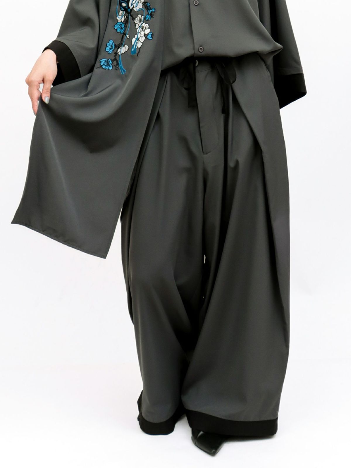【雅結 -EN-】“狐面”総刺繍ハカマワイドパンツ