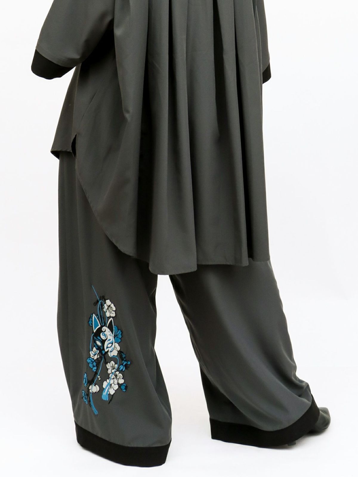 【雅結 -EN-】“狐面”総刺繍ハカマワイドパンツ