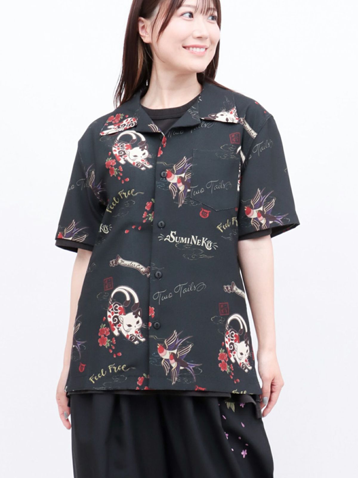 【SUMINEKO】“ツバメと伸び猫”総柄 半袖開襟シャツ