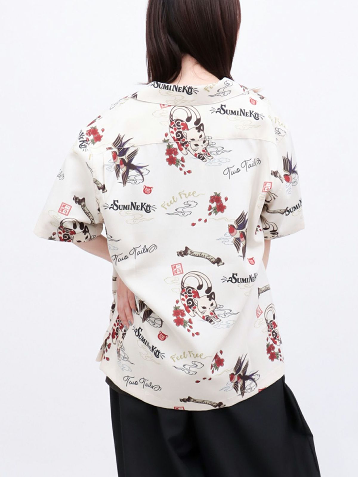 【SUMINEKO】“ツバメと伸び猫”総柄 半袖開襟シャツ