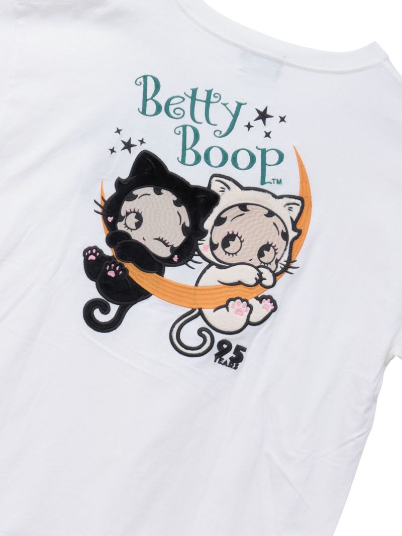 【BETTY BOOP】“黒猫&白猫ベイビーベティ”刺繍入りTシャツ〔別注〕