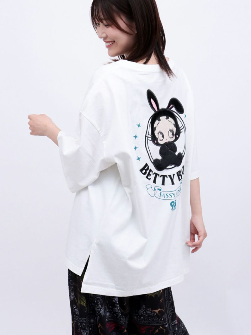【BETTY BOOP】“黒うさぎベイビーベティ”刺繍入りTシャツ〔別注〕