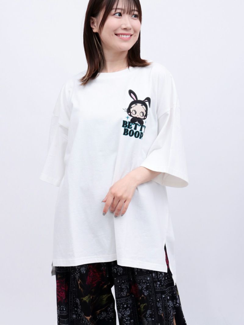 【BETTY BOOP】“黒うさぎベイビーベティ”刺繍入りTシャツ〔別注〕