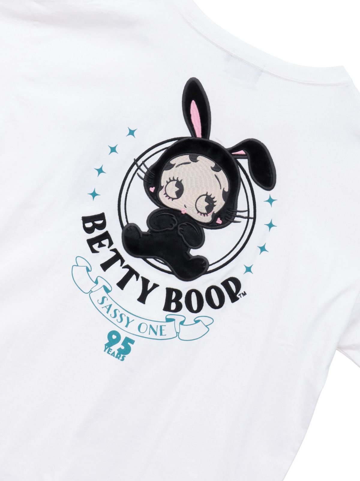 【BETTY BOOP】“黒うさぎベイビーベティ”刺繍入りTシャツ〔別注〕