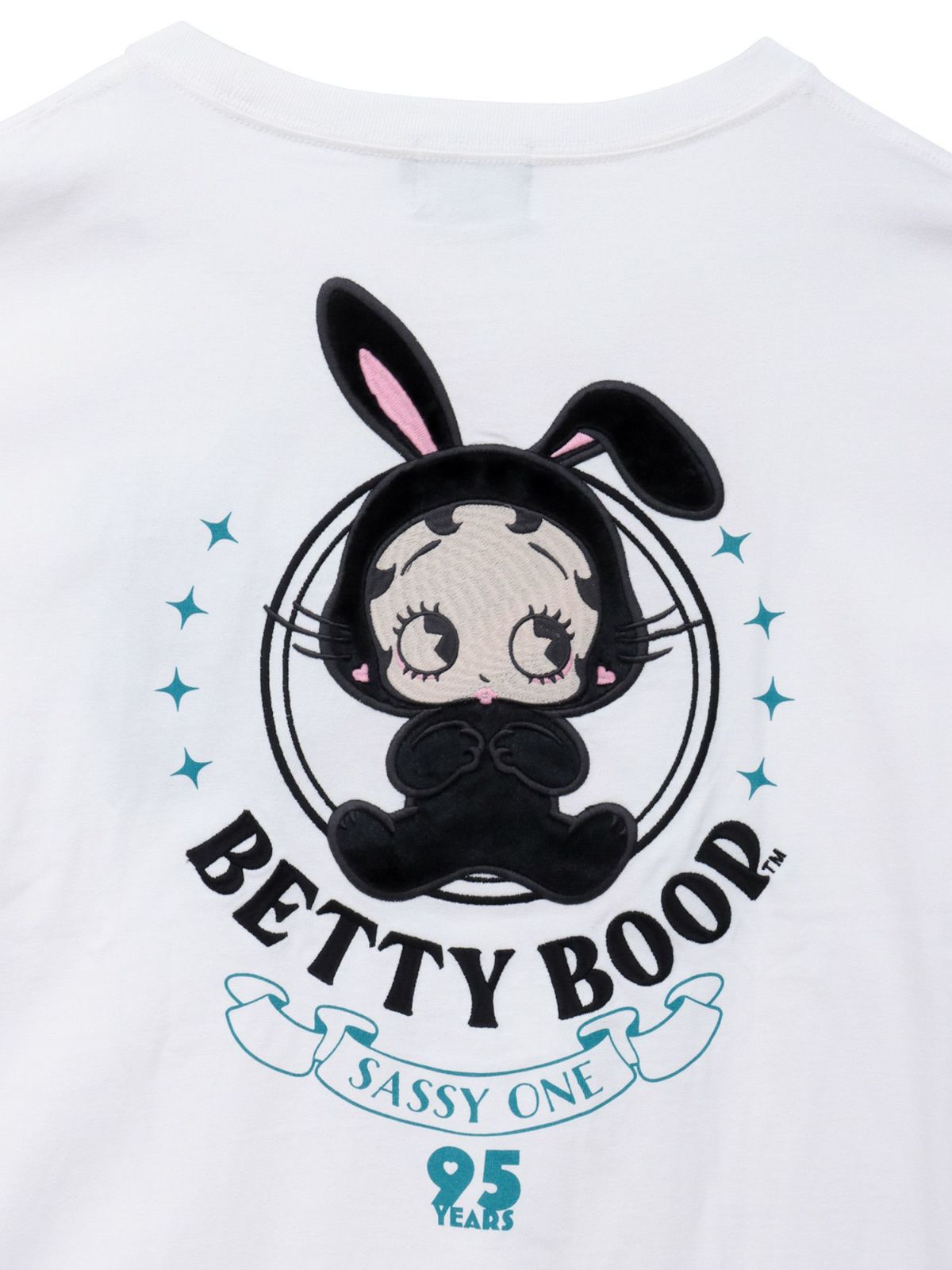 【BETTY BOOP】“黒うさぎベイビーベティ”刺繍入りTシャツ〔別注〕