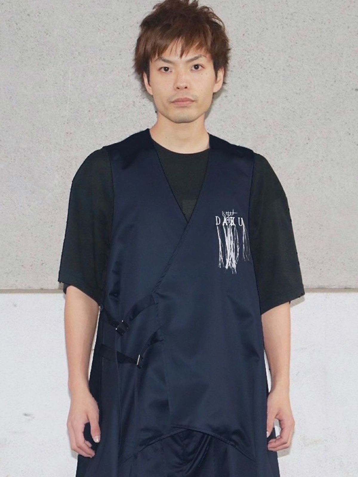 【DAKU】カラス刺繍イレヘムベスト