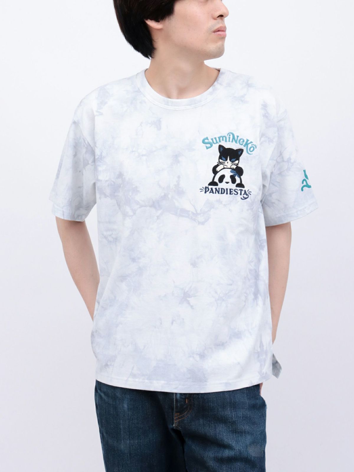  【SUMINEKO×PANDIESTA JAPAN】“墨パンダとハチワレ猫”刺繍入りTシャツ
