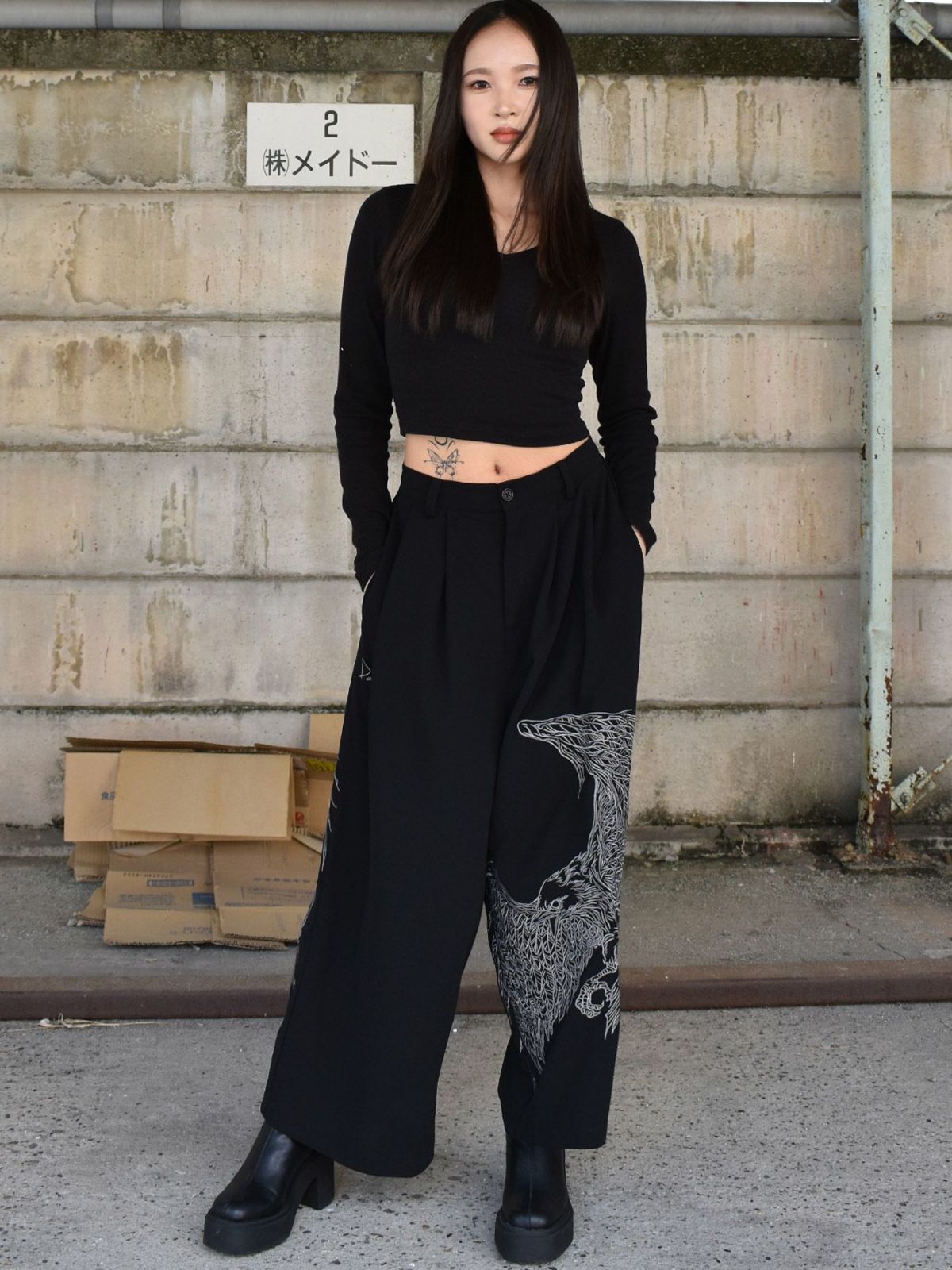 【DAKU】“CROW”総刺繍ワイドパンツ