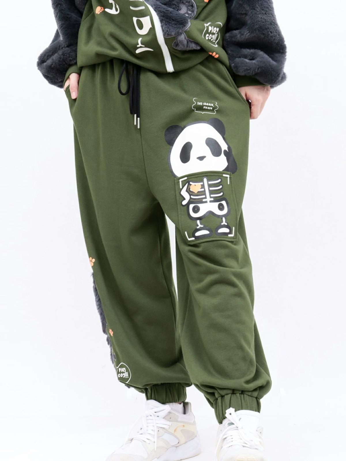 【PANDIESTA JAPAN】“ネコパンダハーフBONES”フェイクファー切替スウェットパンツ