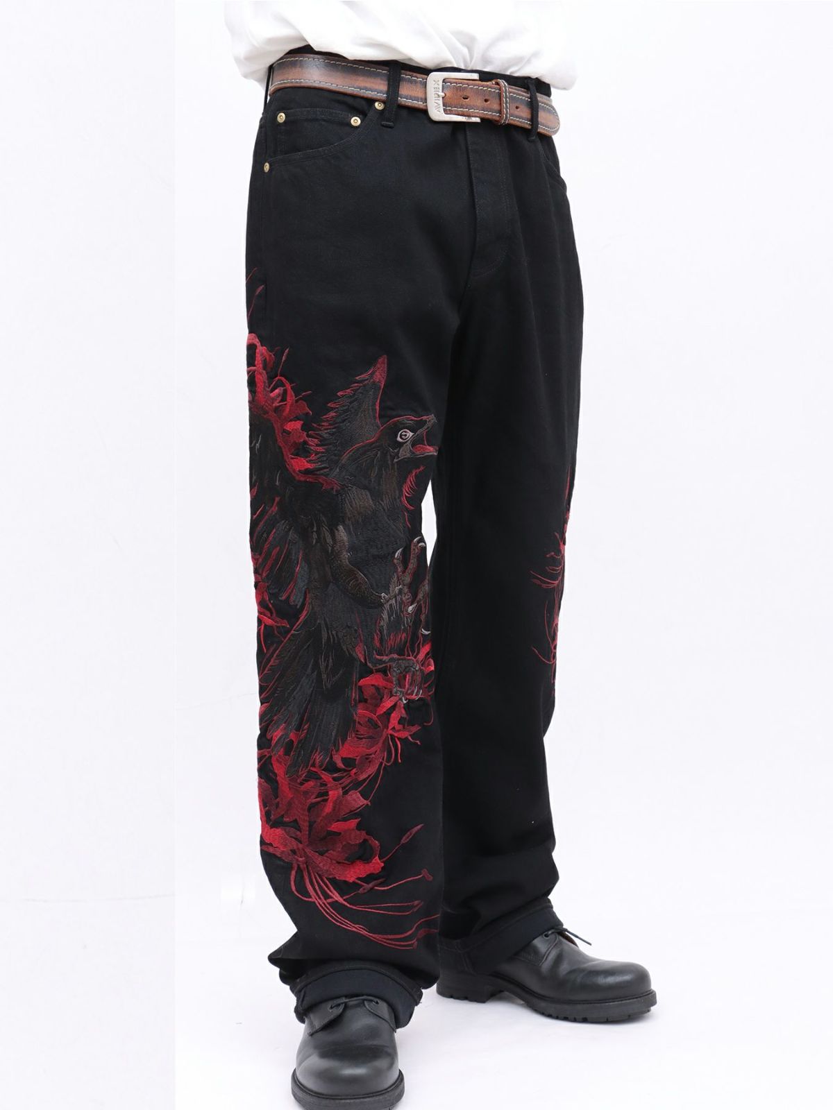 【絡繰魂・粋】“八咫烏と彼岸花”総刺繍デニムパンツ〔別注〕