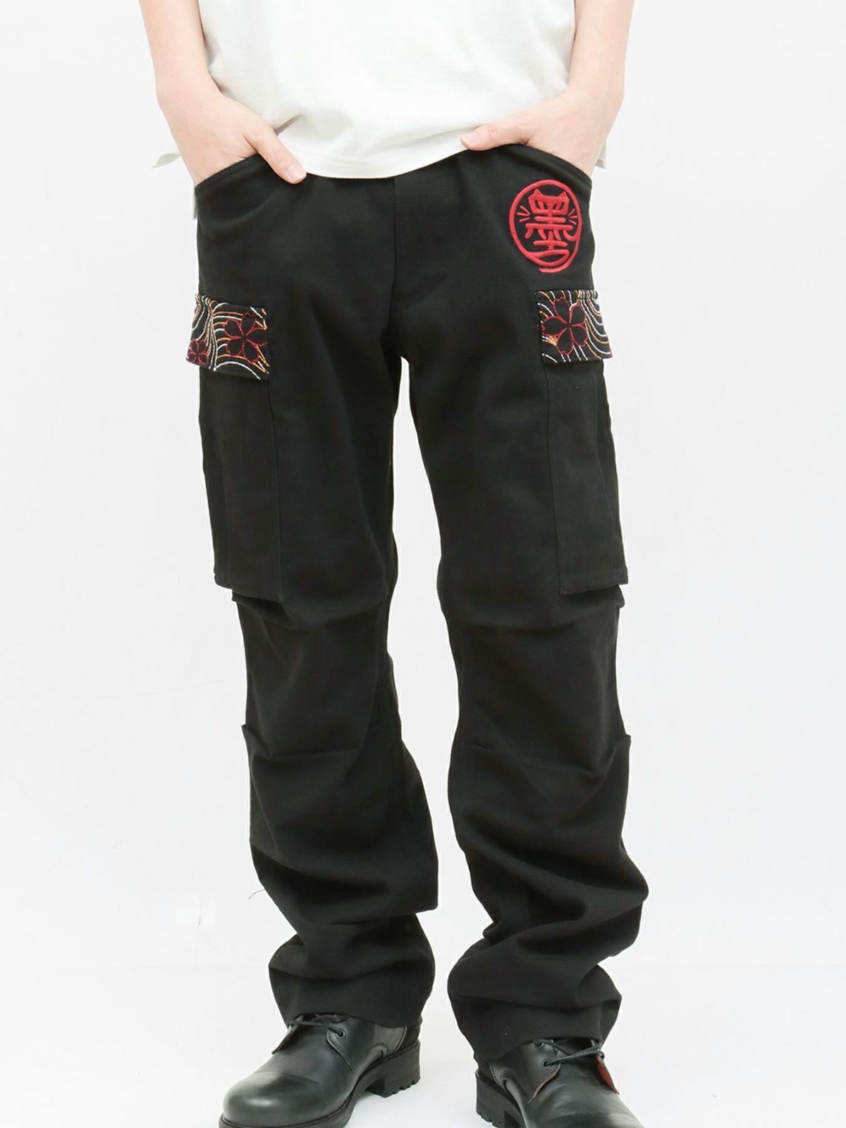 【SUMINEKO】“伸び猫”総刺繍ストレッチカーゴパンツ