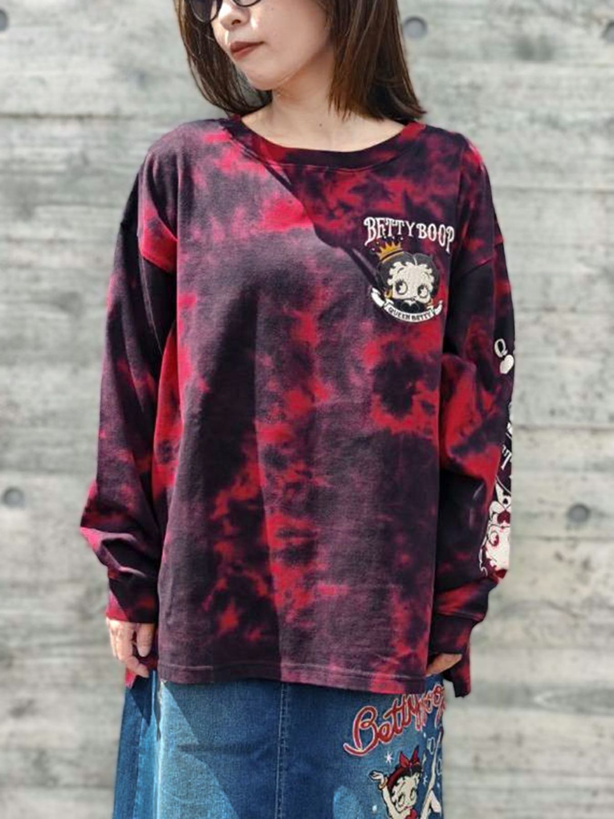 【BETTY BOOP】“ハートのクイーンベティ”刺繍入りロンT〔別注〕