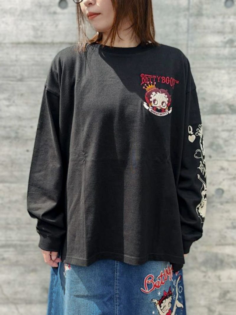 【BETTY BOOP】“ハートのクイーンベティ”刺繍入りロンT〔別注〕