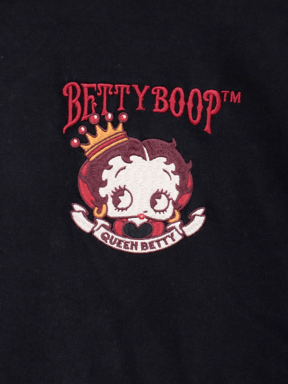 【BETTY BOOP】“ハートのクイーンベティ”刺繍入りロンT〔別注〕