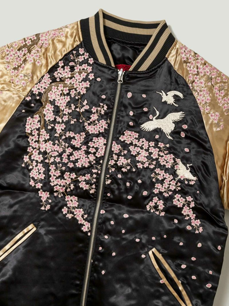 【絡繰魂・粋】“北斎：神奈川沖浪裏” 総刺繍リバーシブルスカジャン