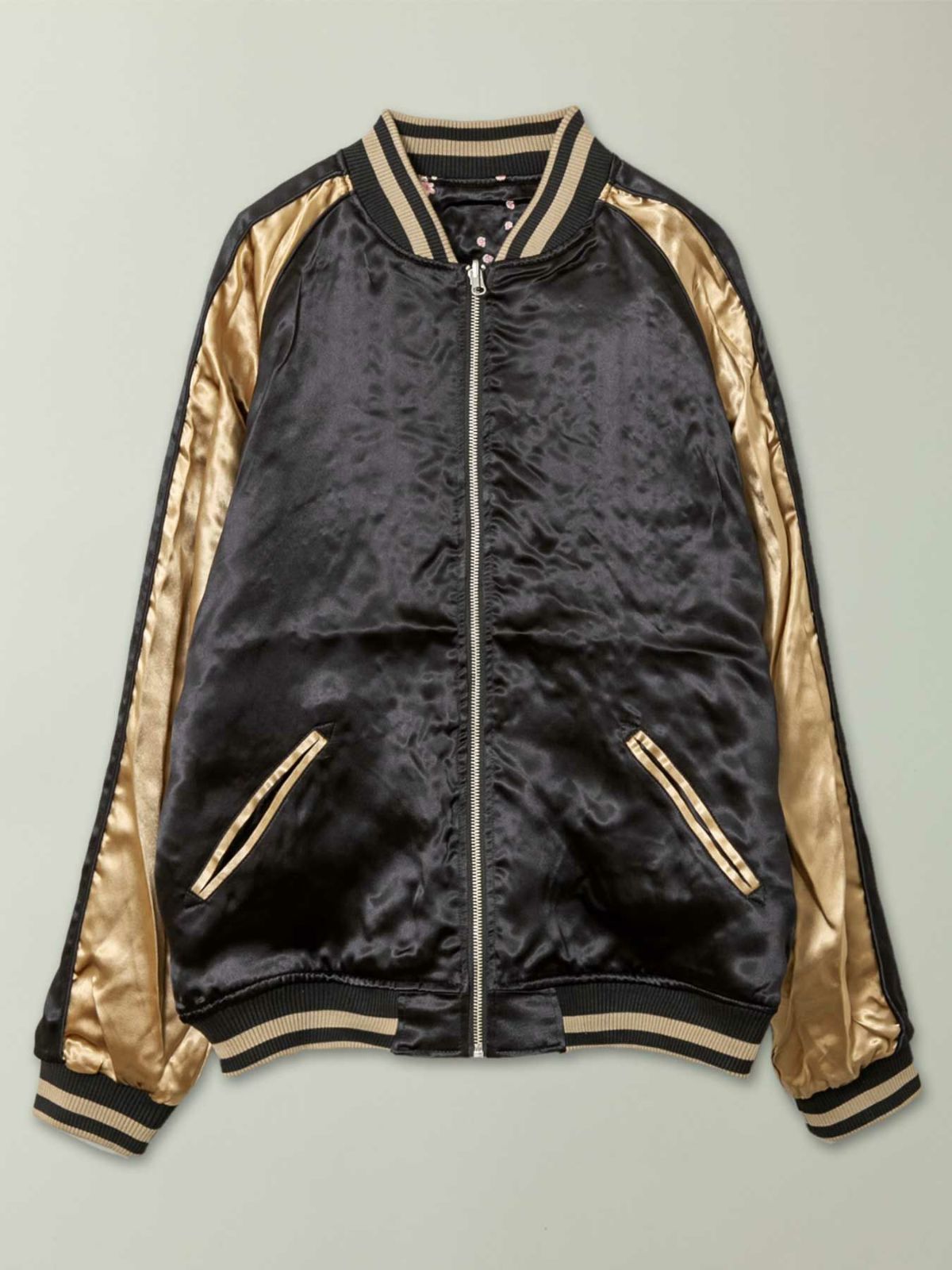 【絡繰魂・粋】“北斎：神奈川沖浪裏” 総刺繍リバーシブルスカジャン