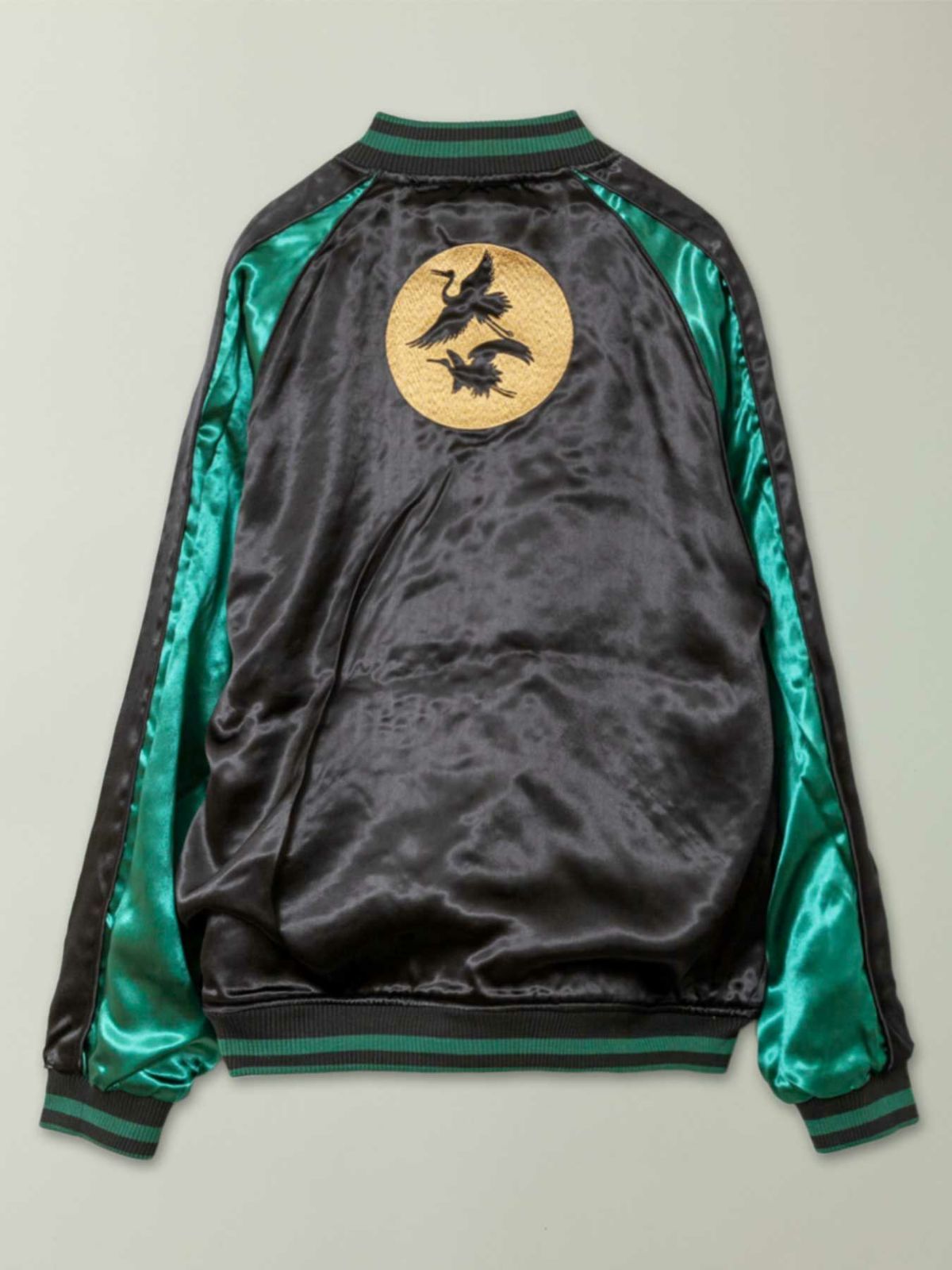 【絡繰魂・粋】“北斎：神奈川沖浪裏” 総刺繍リバーシブルスカジャン