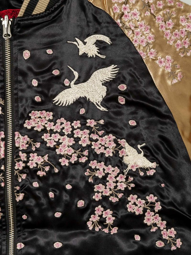 【絡繰魂・粋】“北斎：神奈川沖浪裏” 総刺繍リバーシブルスカジャン