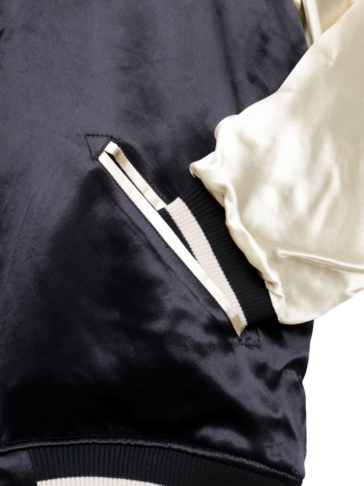 【抜刀娘】“二刀流：穂乃花”総刺繍リバーシブルスカジャン