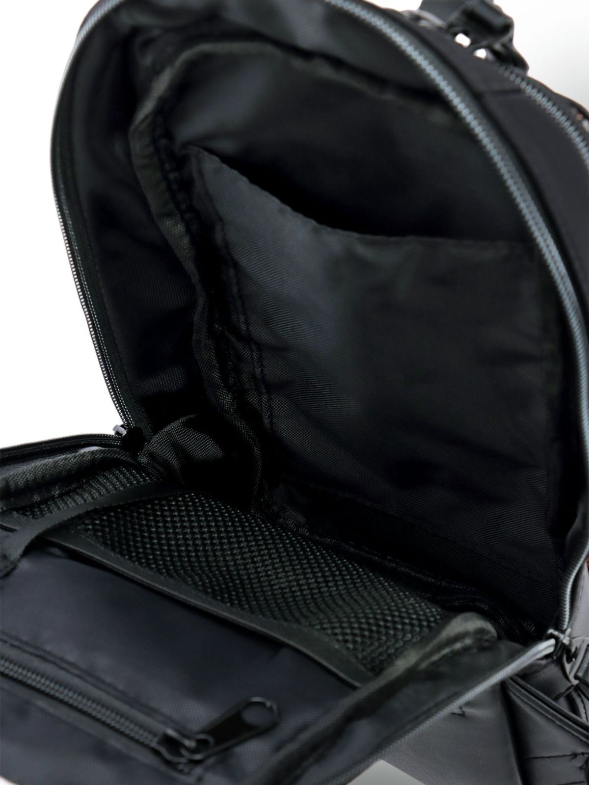 【絡繰魂】“龍神/荒波”総刺繍 金襴切り替えボディバッグ