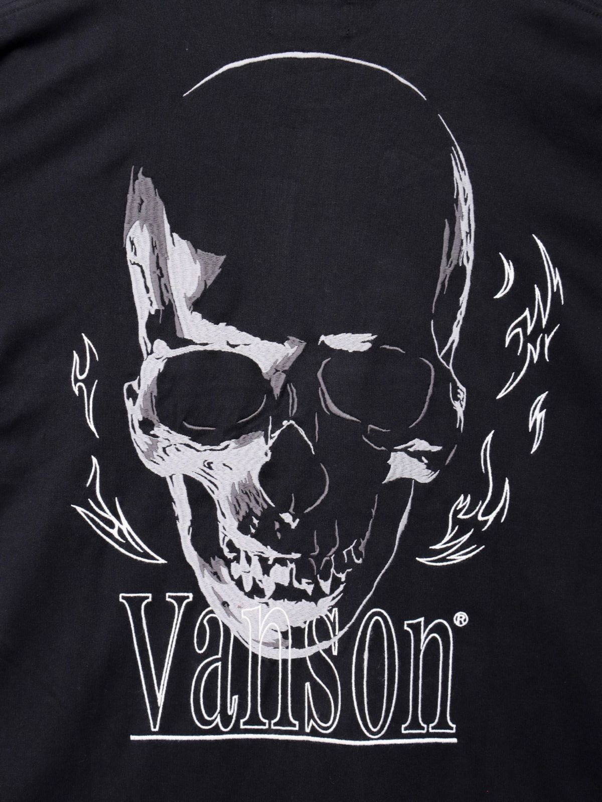 【VANSON】スカル刺繍入りロンT