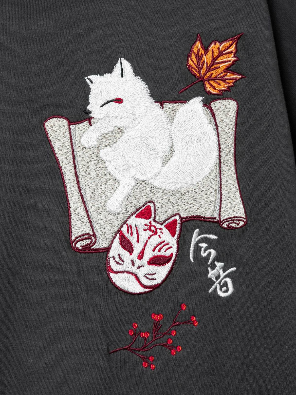 【今昔 -KON-JAKU-】“狐に化ける秘伝の書”総刺繍 半袖プルパーカー
