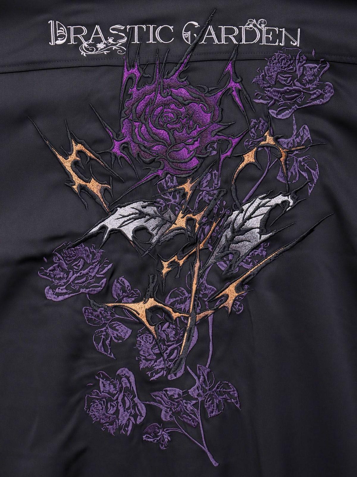 【DRASTIC GARDEN】“稲妻ノ薔薇”刺繍入りタイ付きシャツ