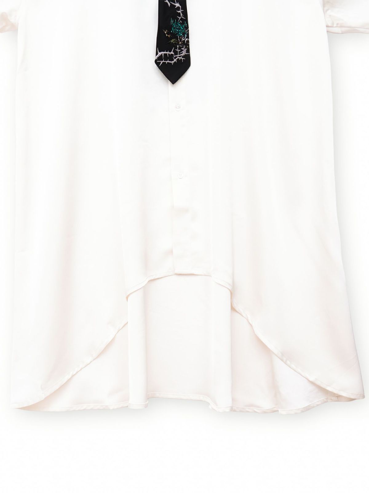 【DRASTIC GARDEN】“稲妻ノ薔薇”刺繍入りタイ付きシャツ