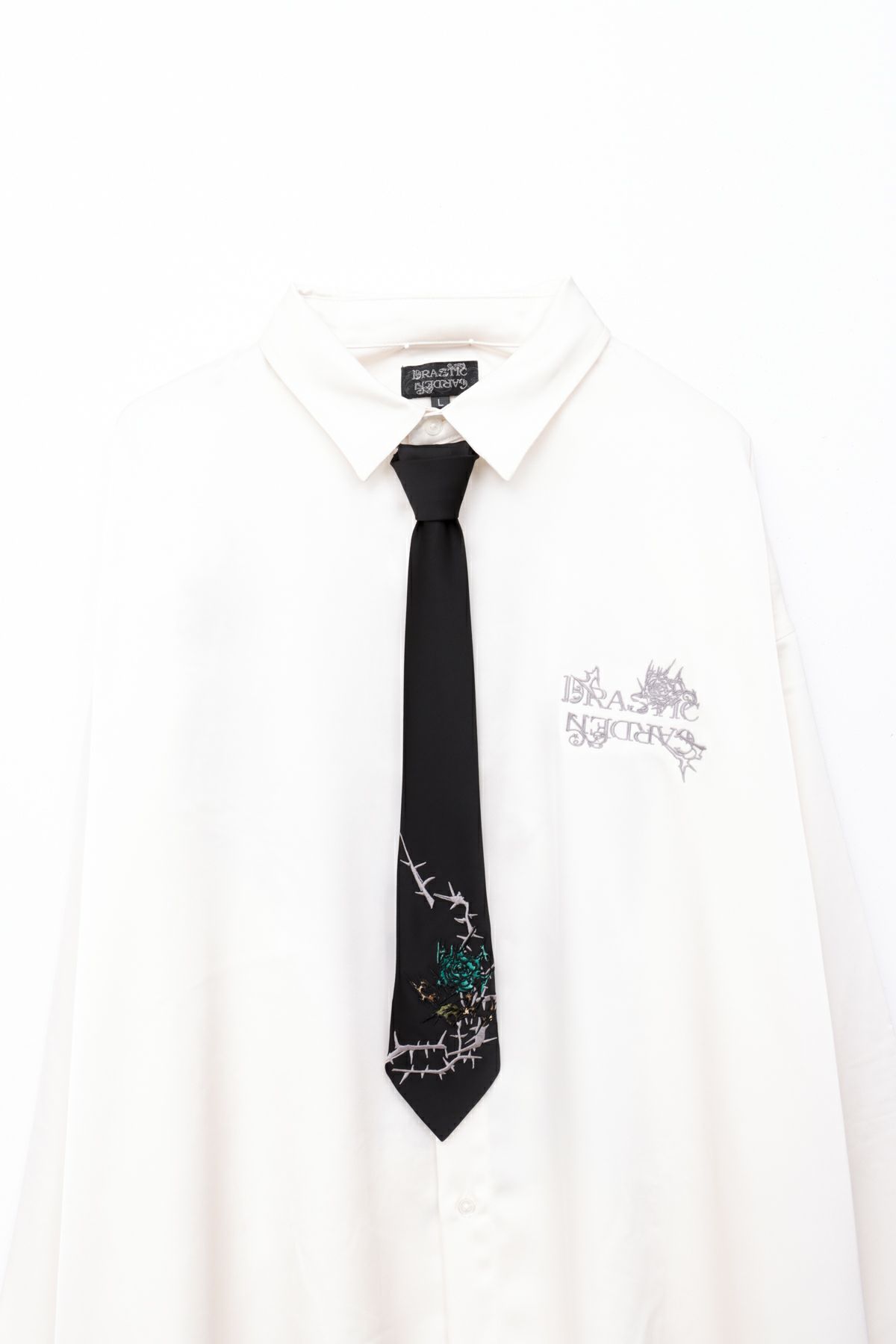 【DRASTIC GARDEN】“稲妻ノ薔薇”刺繍入りタイ付きシャツ