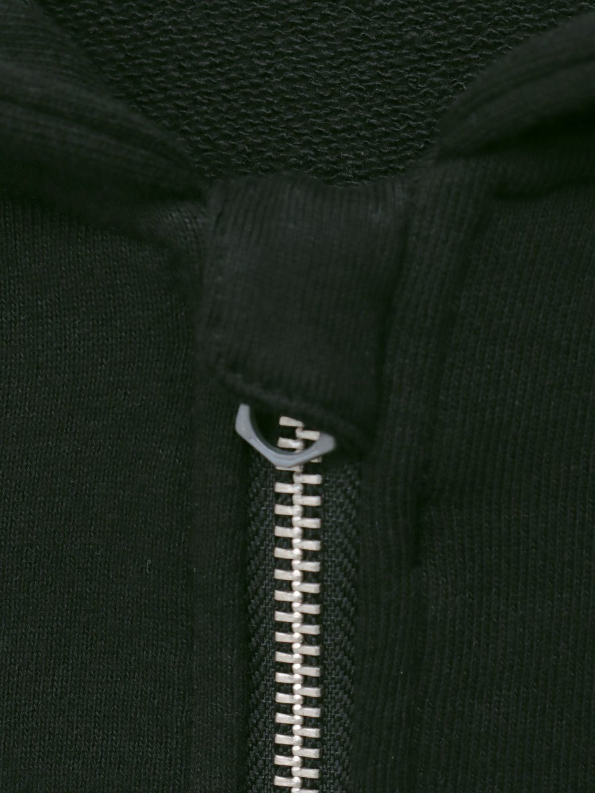 【BETTY BOOP】“BETTY THE WITCH”刺繍入りZIPパーカー〔別注〕