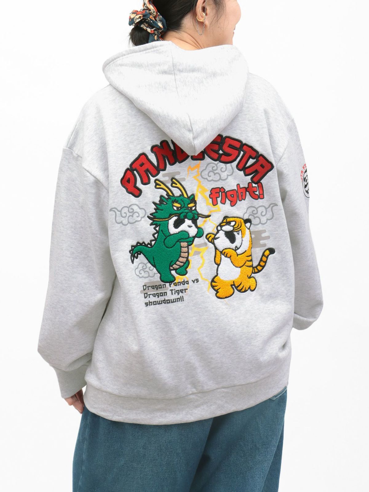 【PANDIESTA JAPAN】“ドラゴンパンダVSタイガーパンダ”刺繍入りZIPパーカー
